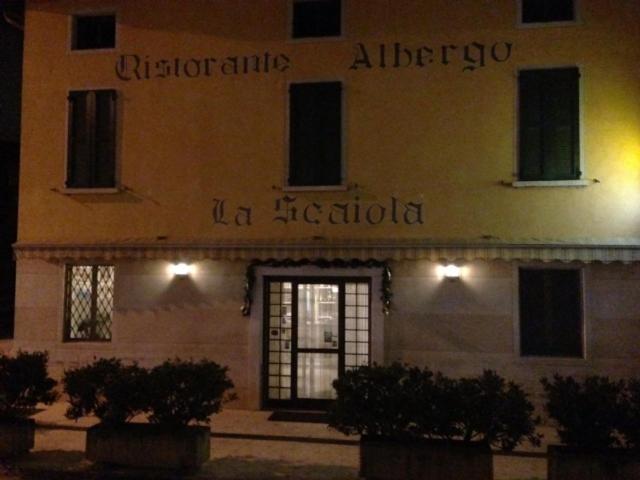 Albergo Ristorante La Scaiola Nuvolera Exterior foto
